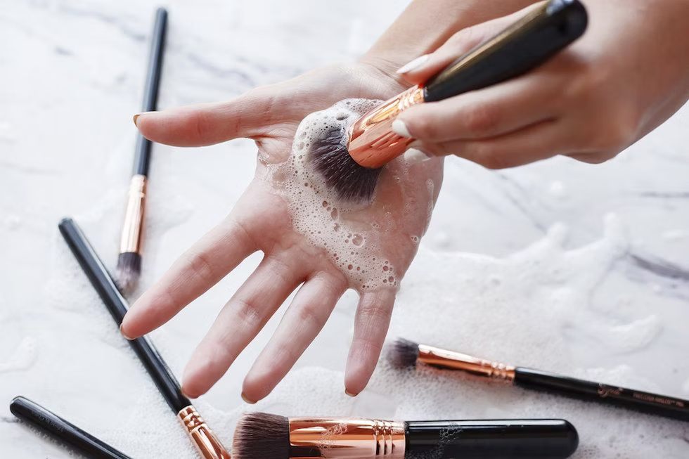What’s the Best Cleanser for Makeup Brushes?