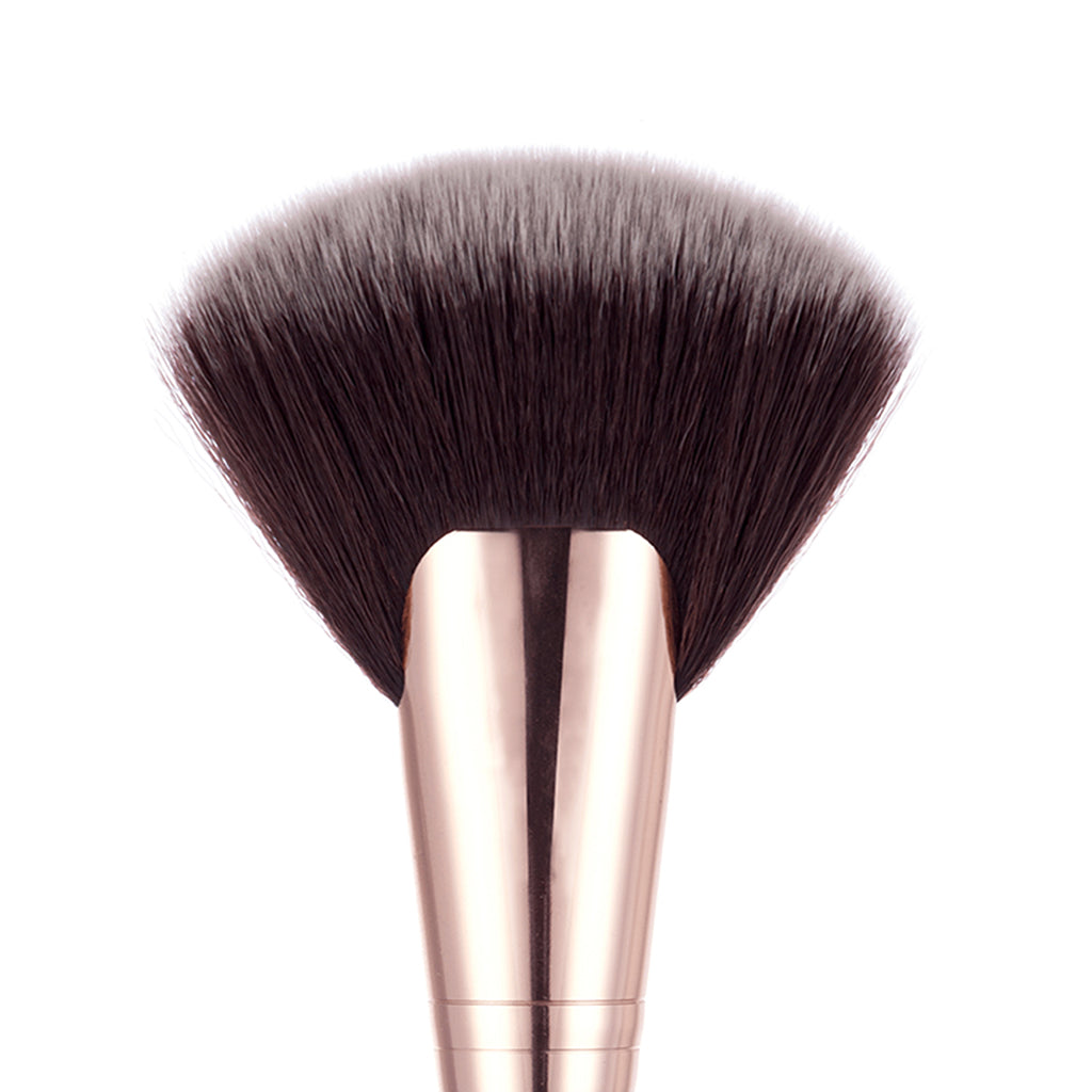 146 HD Fan Kabuki - Niré Beauty