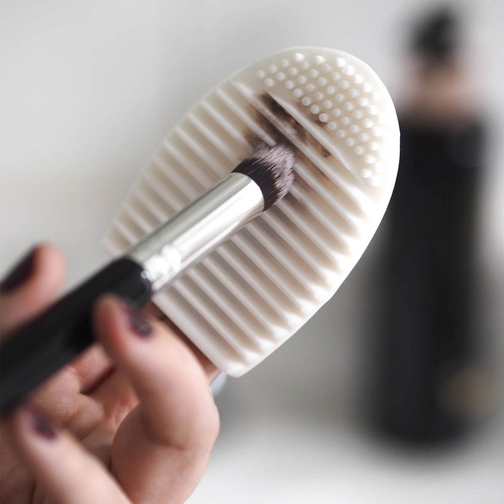 Did You Know You Should Clean Your Makeup Brushes Once a Week? See How!